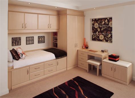 Fitted Bedroom Furniture For Small Rooms